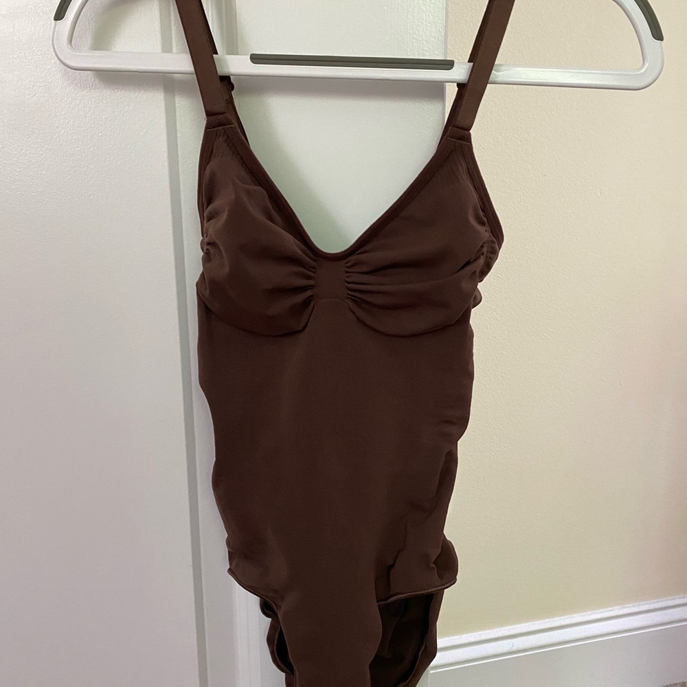 NWOT SKIMS Seamless Sculpt Brief Bodysuit